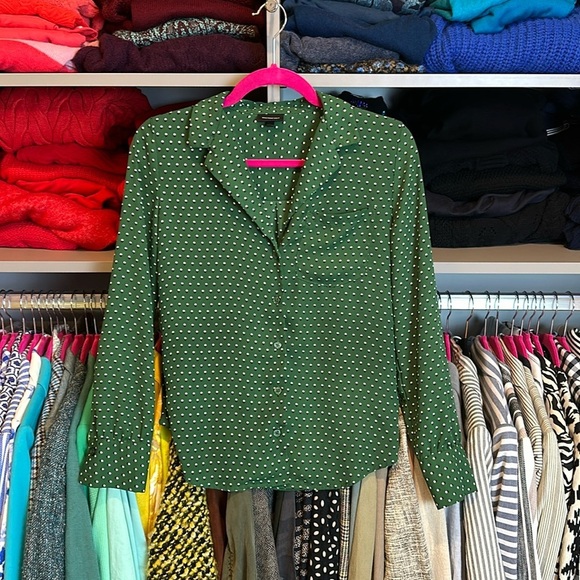 Who What Where green with black/white polka dots long sleeve v neck blouse XS - Picture 1 of 3